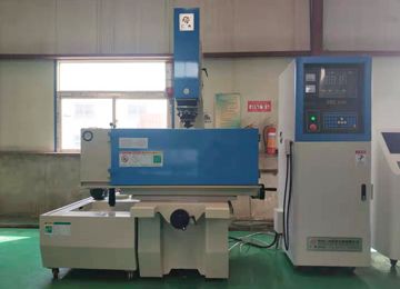 電火花機和線切割區(qū)別-且看下面介紹-仁光